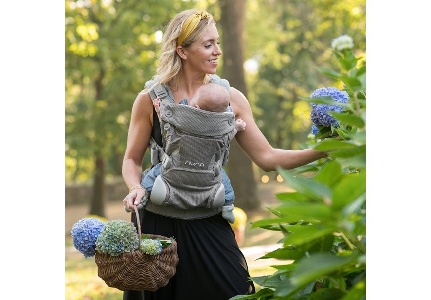A mochila ergonómica: essencial para o seu bebé